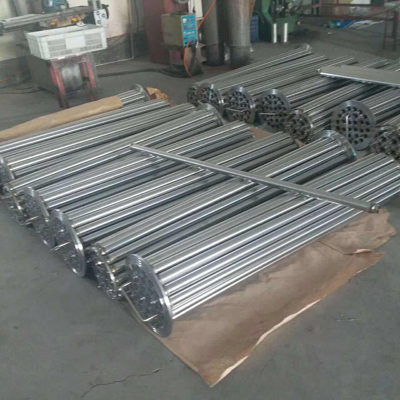 約翰遜不銹鋼楔形絲繞絲濾管 糞便脫水機濾網(wǎng) 不銹鋼骨架  污水處理過濾設(shè)備濾芯